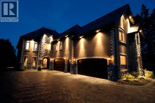 3517 Lakeshore Road. Kelowna, British Columbia