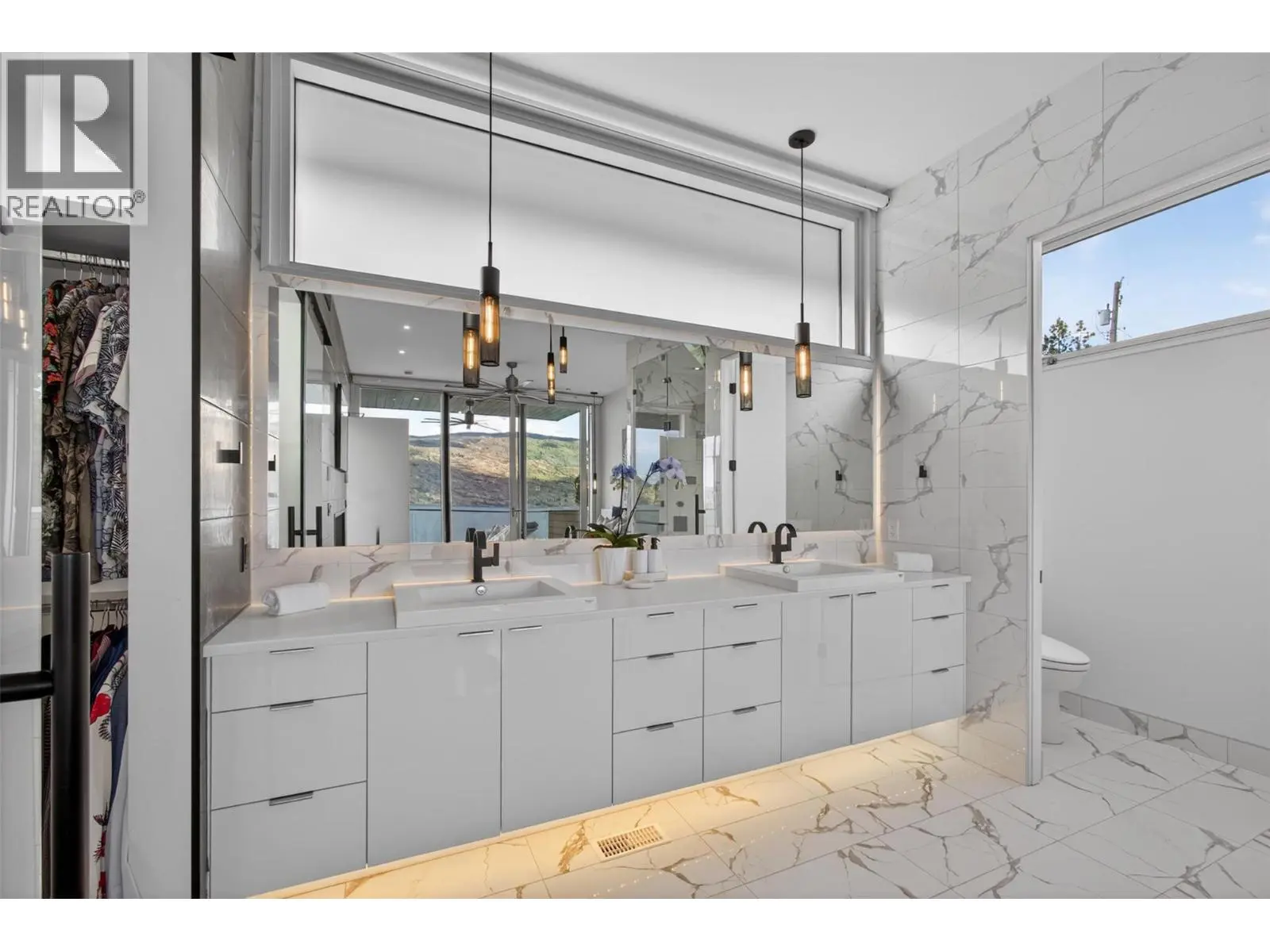 5835 Vicary Road. Peachland, British Columbia