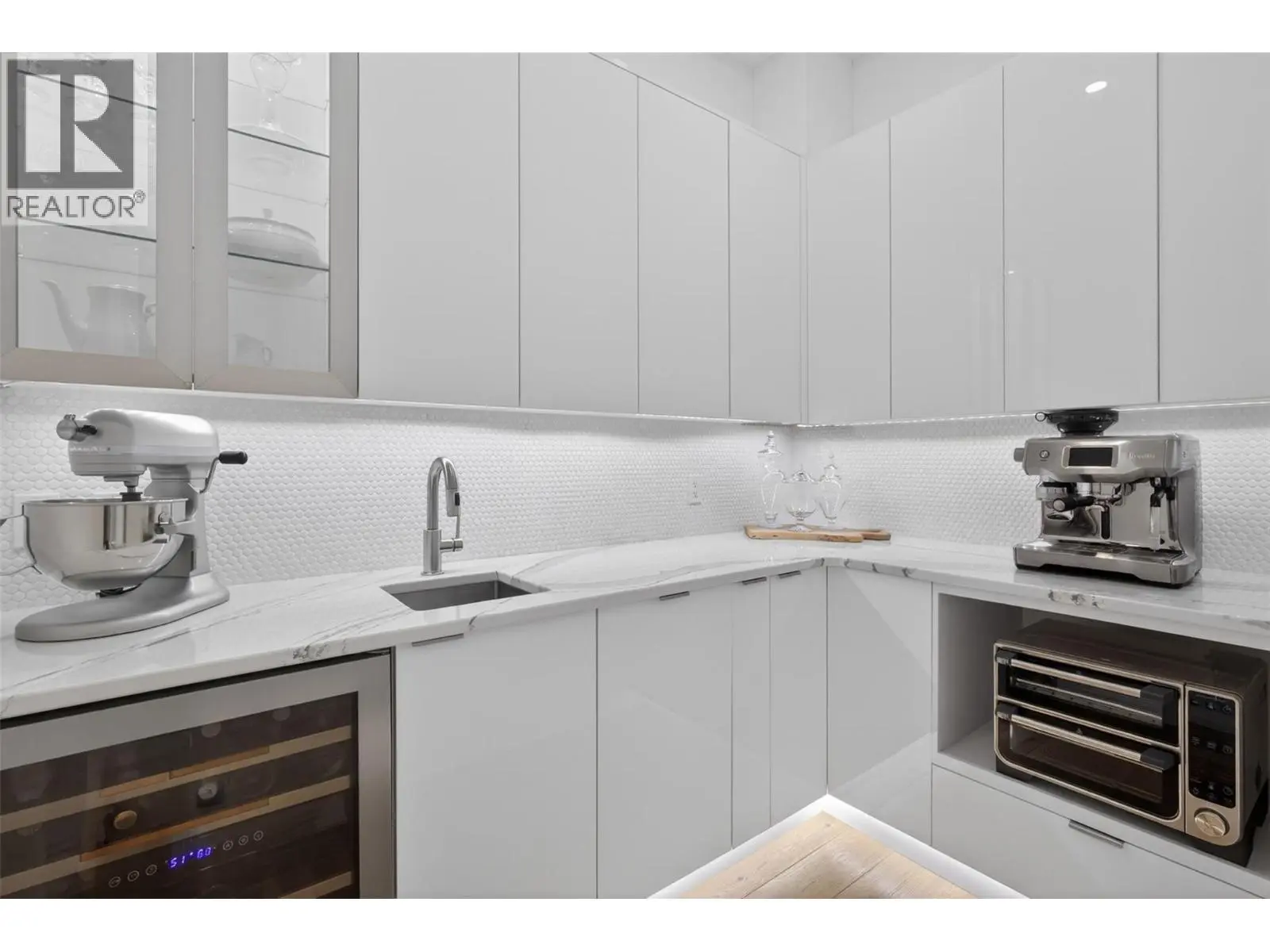 5835 Vicary Road. Peachland, British Columbia