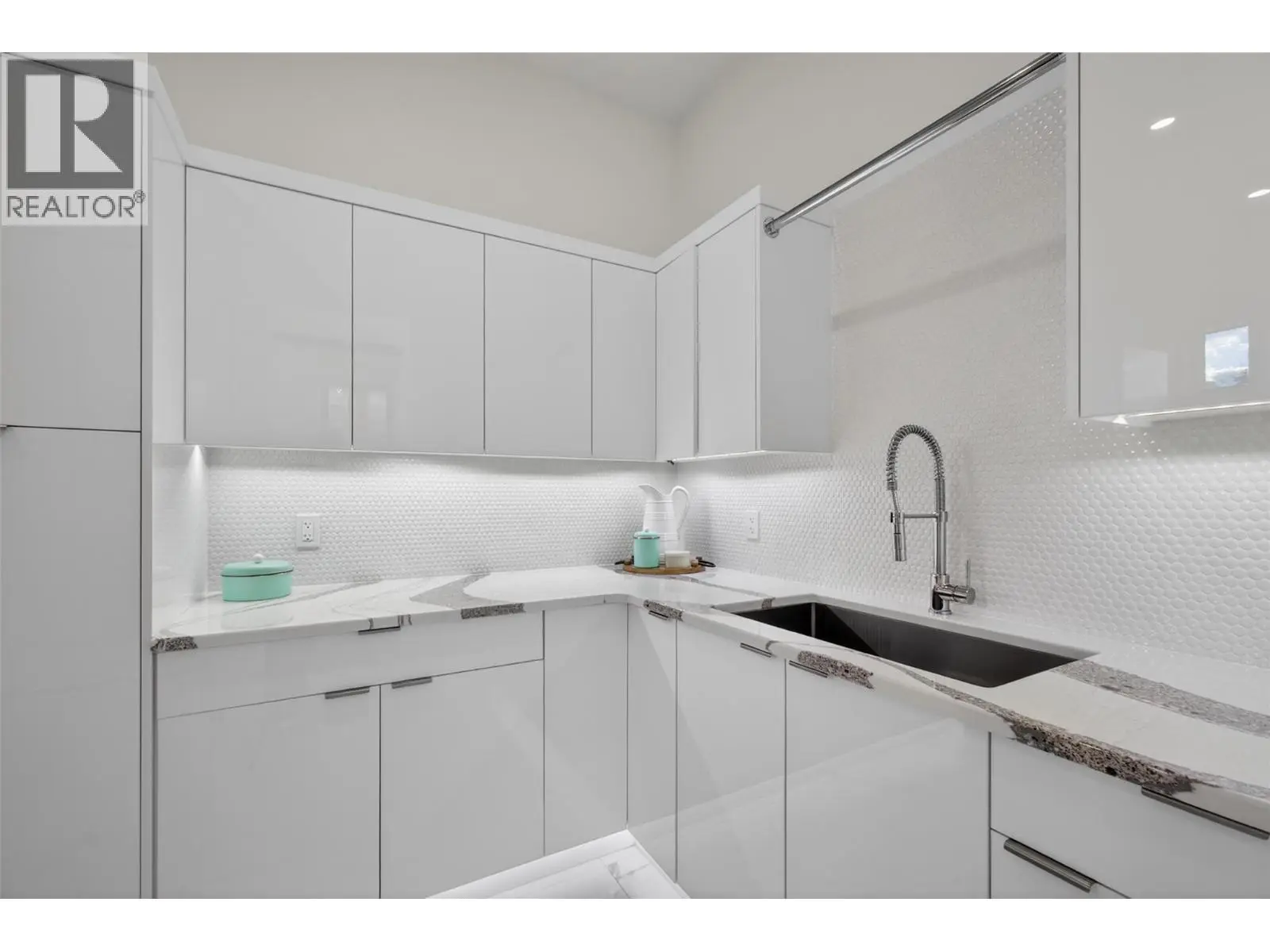 5835 Vicary Road. Peachland, British Columbia