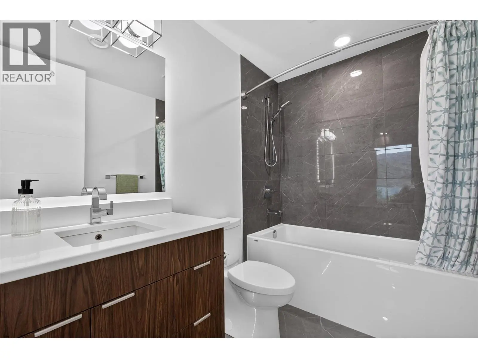 5835 Vicary Road. Peachland, British Columbia