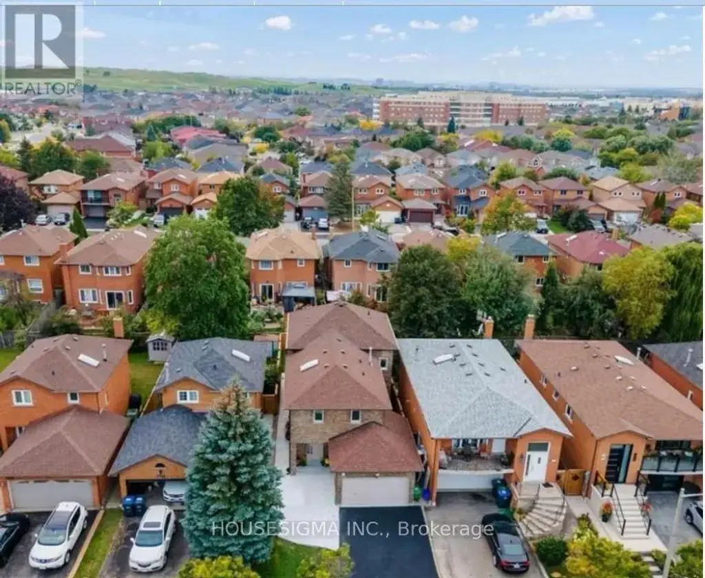1 - 659 Roselaire Trail, Mississauga (Hurontario)