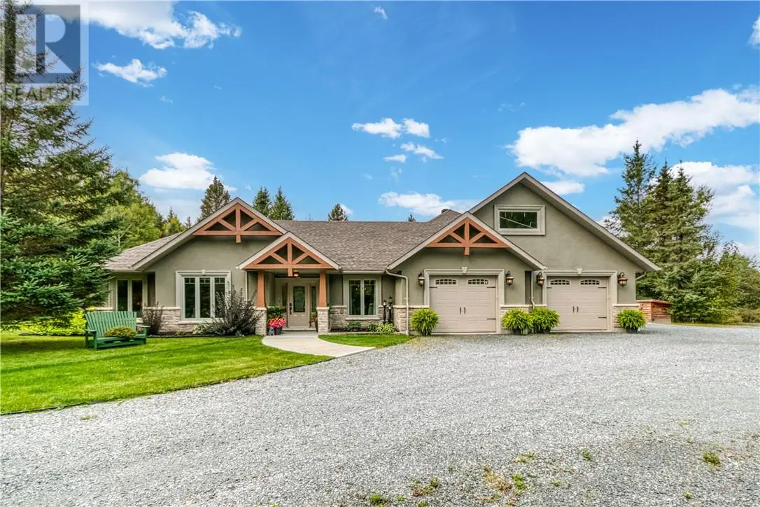 5119 Desmarais Road, Hanmer