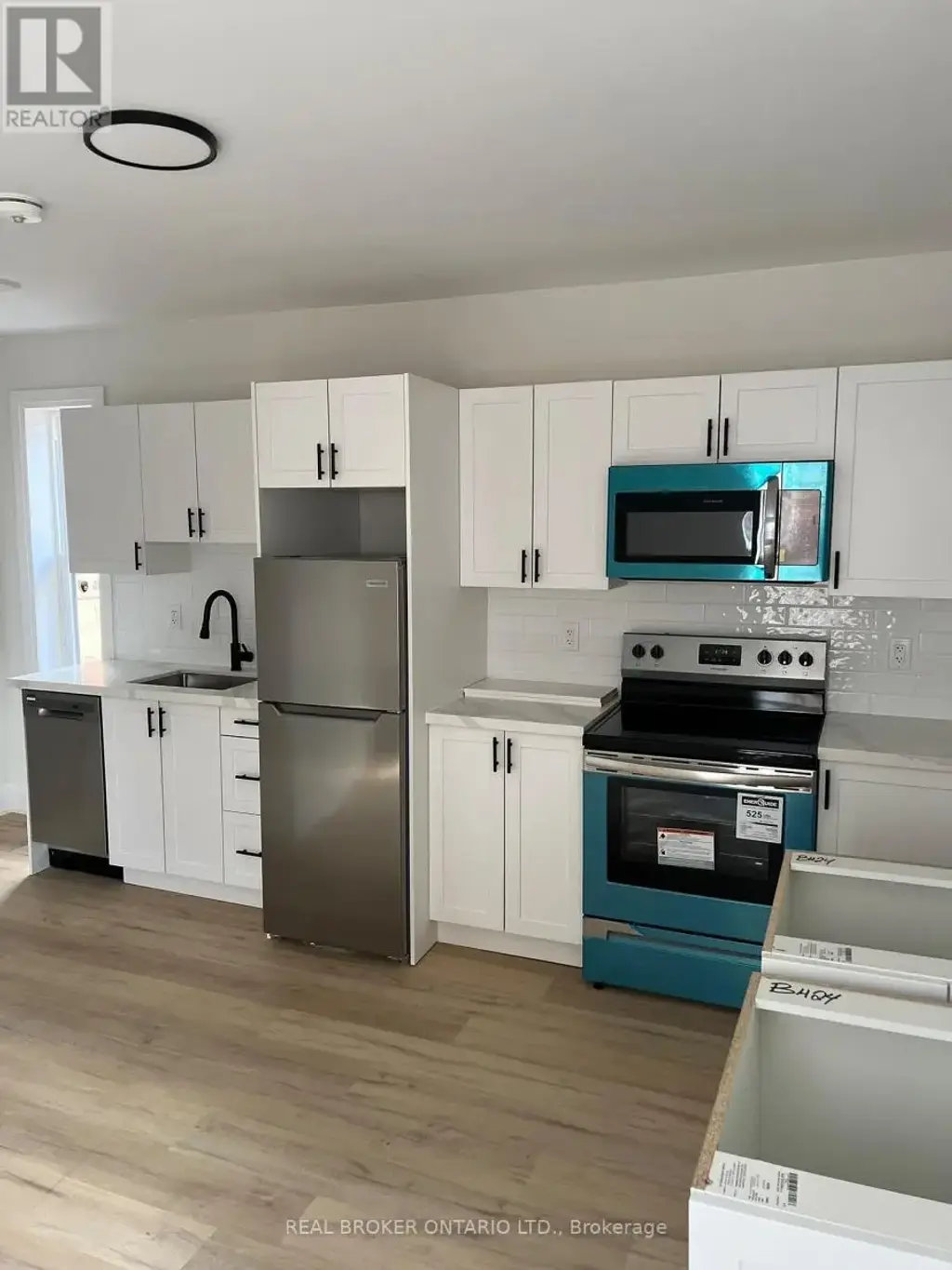 30 Victoria Avenue N, Hamilton (Beasley)