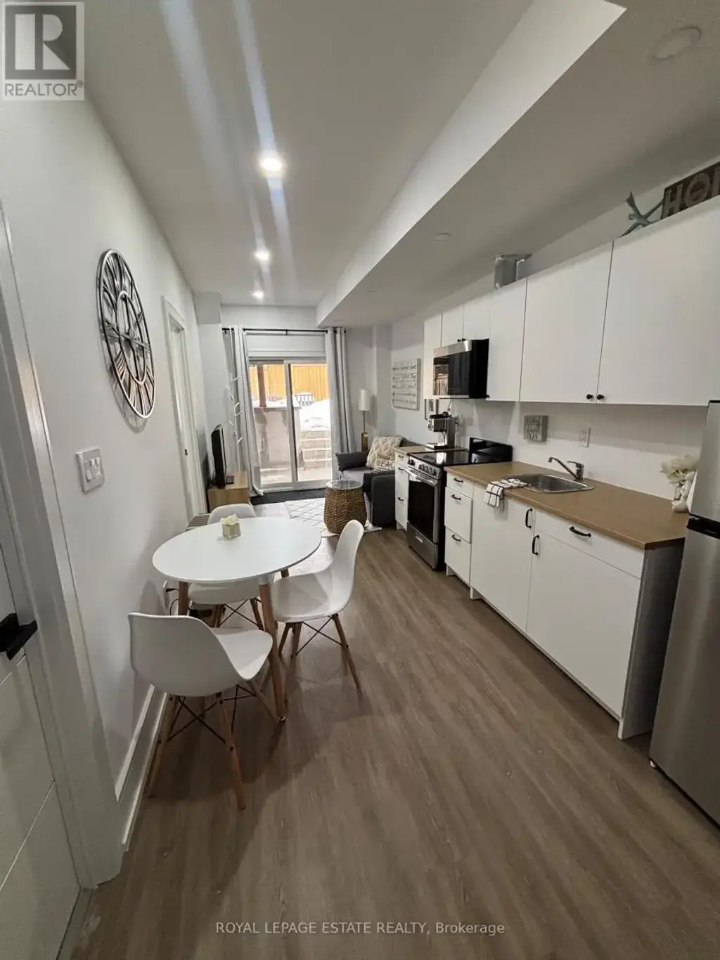 150 Warden Avenue, Toronto (Birchcliffe-Cliffside)