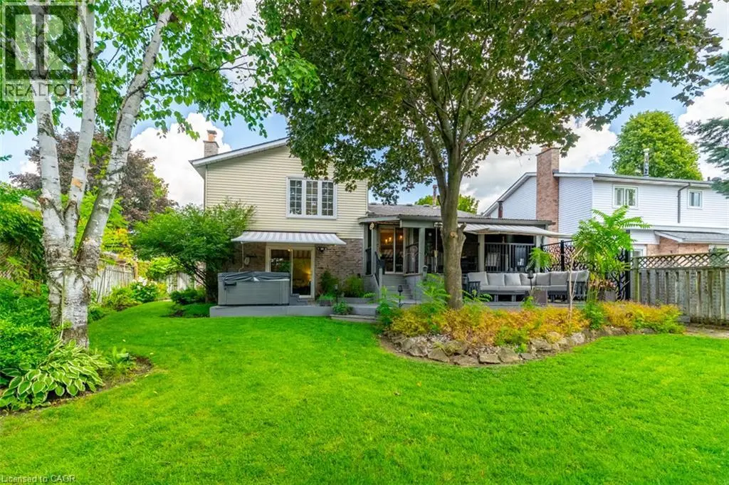 619 Moorelands Crescent, Milton