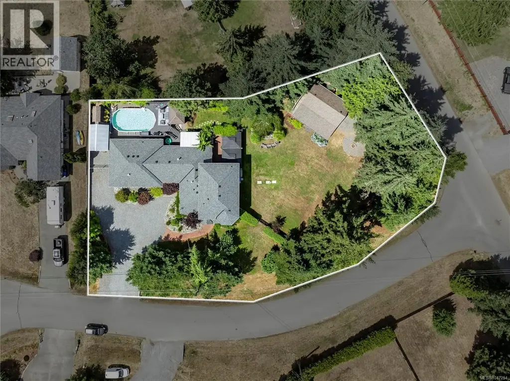 2071 Saras Way, Nanaimo