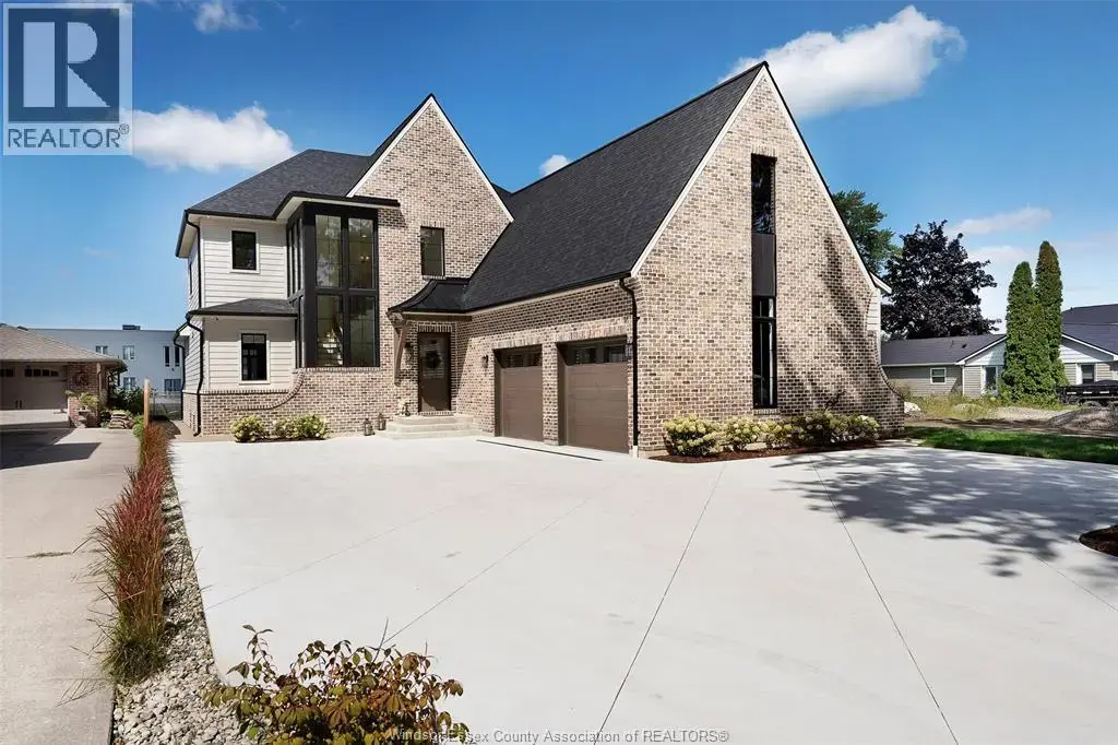 457 Arlington Boulevard, Tecumseh