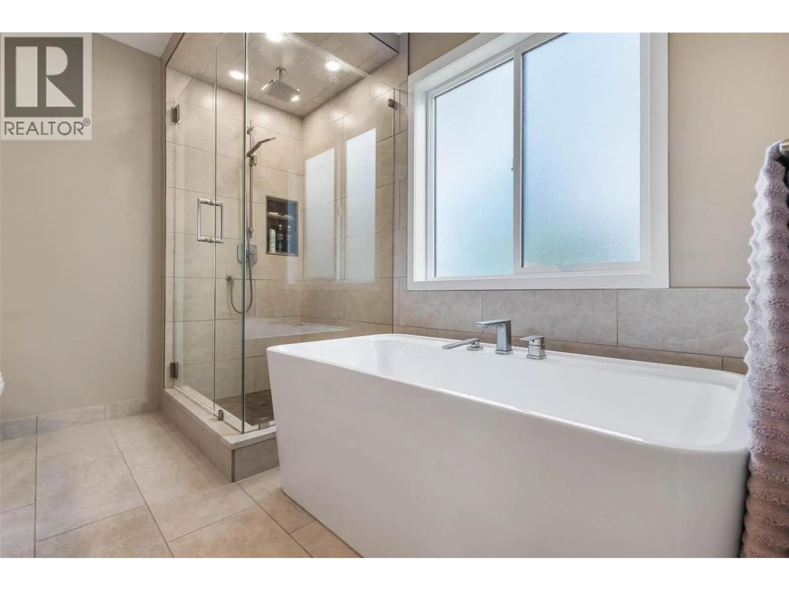 1409 + 1429 Teasdale Road. Kelowna, British Columbia