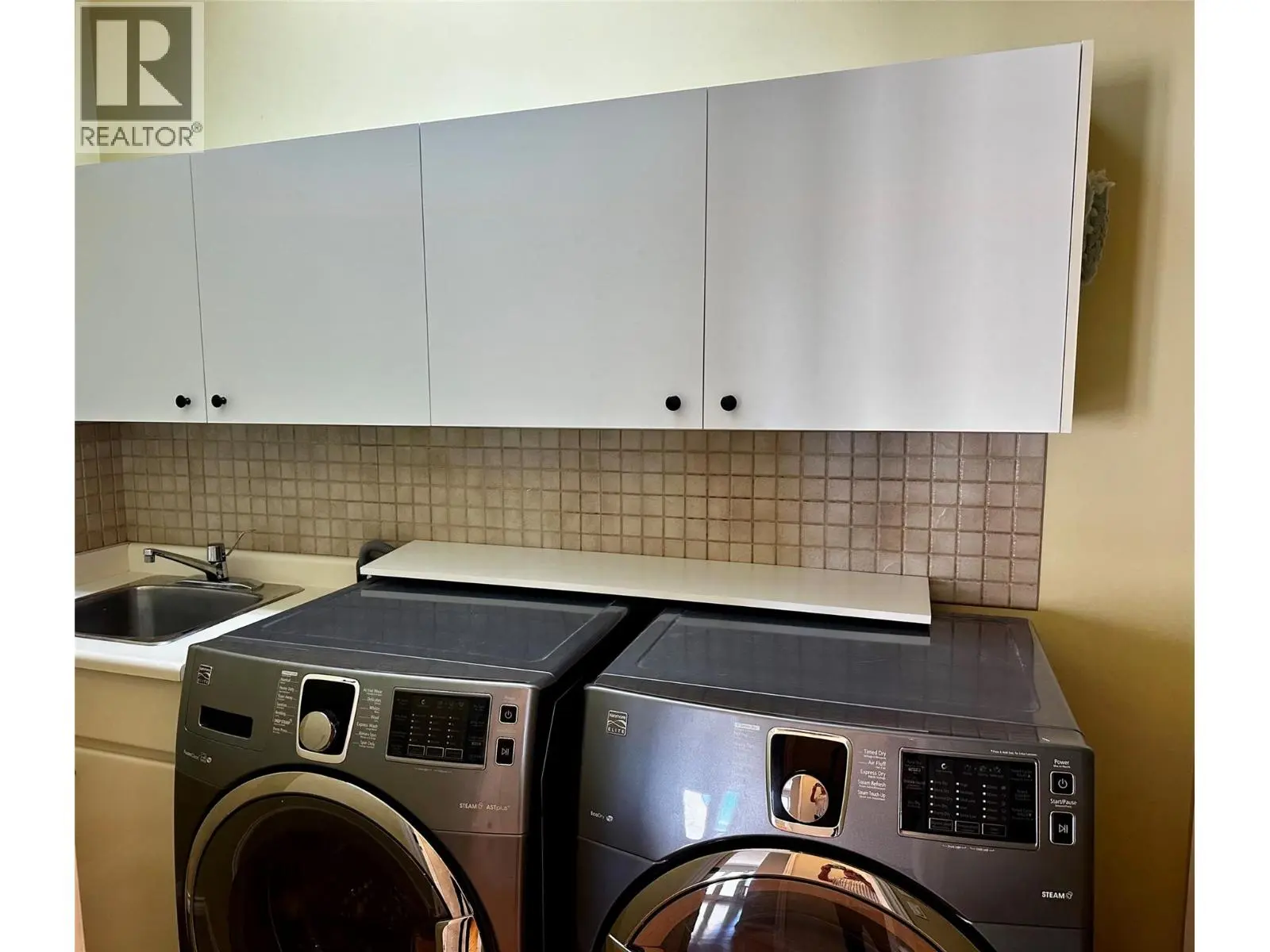 880 Christina Place Unit# 21. Kelowna, British Columbia