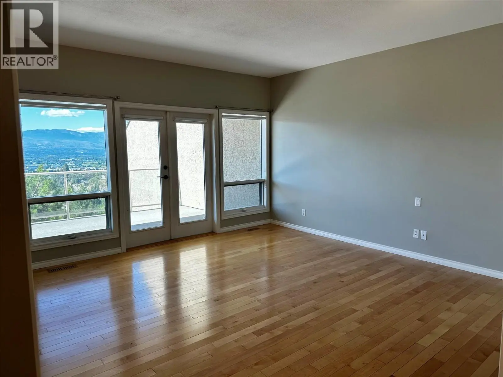 880 Christina Place Unit# 21. Kelowna, British Columbia