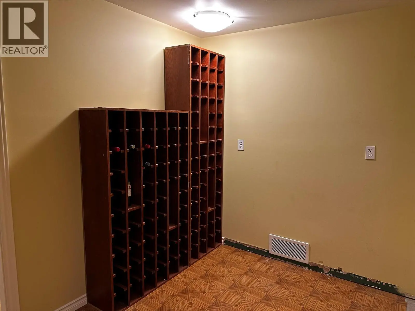 880 Christina Place Unit# 21. Kelowna, British Columbia