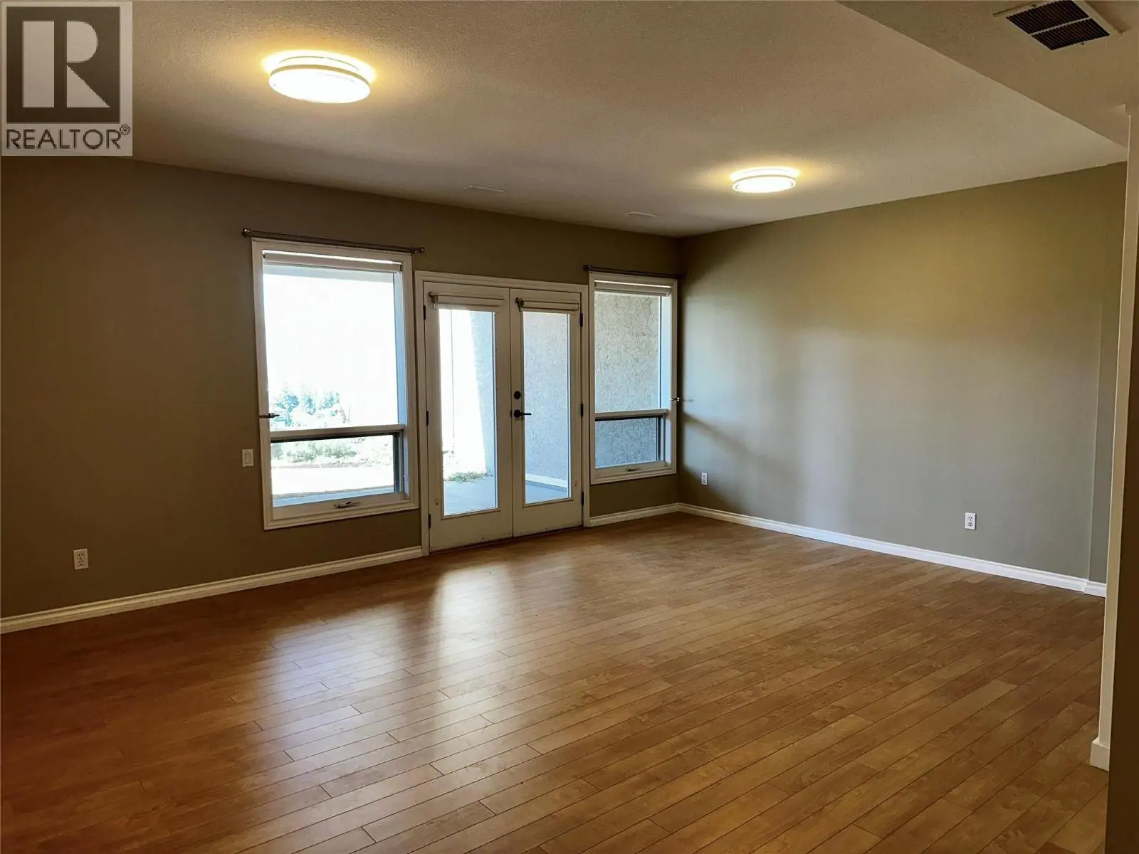 880 Christina Place Unit# 21. Kelowna, British Columbia