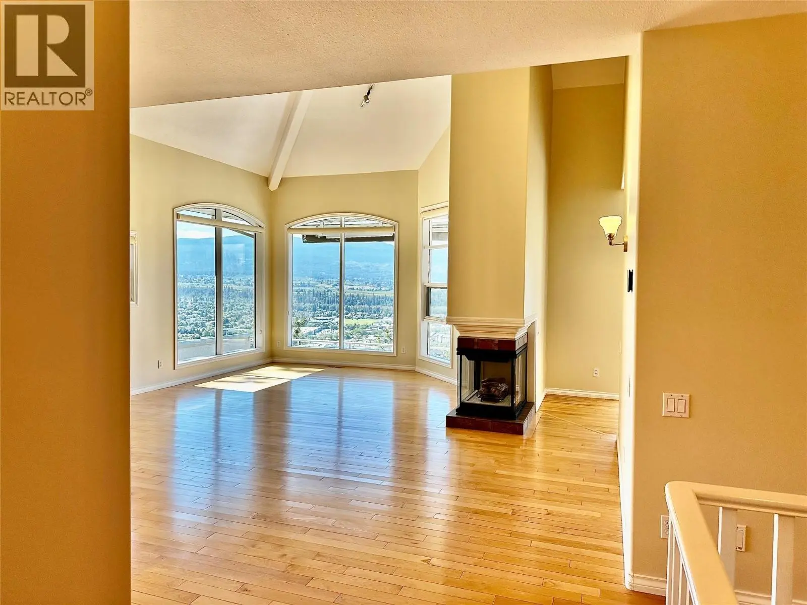 880 Christina Place Unit# 21. Kelowna, British Columbia
