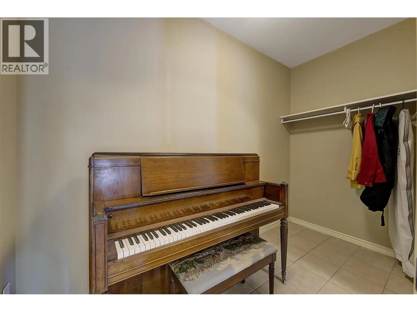 2352 Selkirk Drive Lot# 37. Kelowna, British Columbia