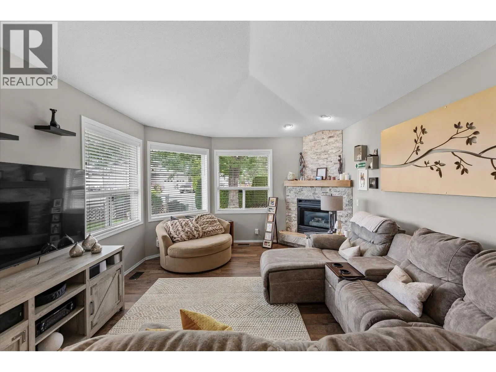 301 Fizet Avenue. Kelowna, British Columbia