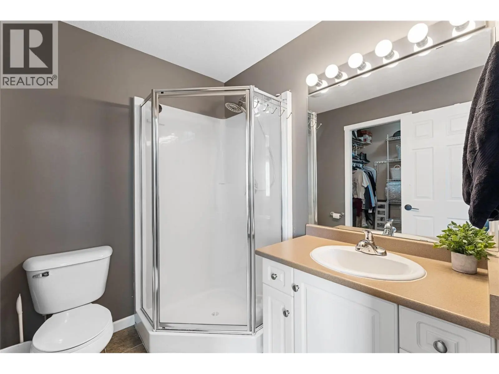 914 Craig Road Unit# 115. Kelowna, British Columbia