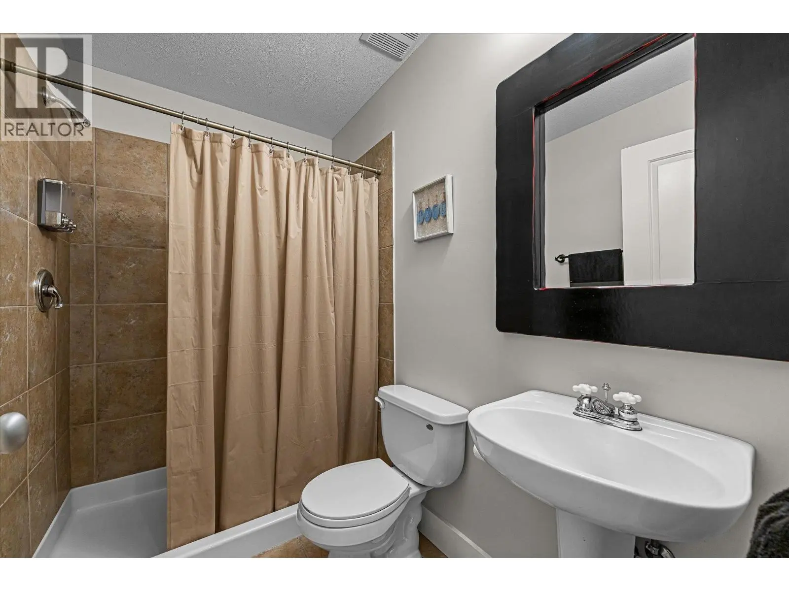 361 Quilchena Drive. Kelowna, British Columbia