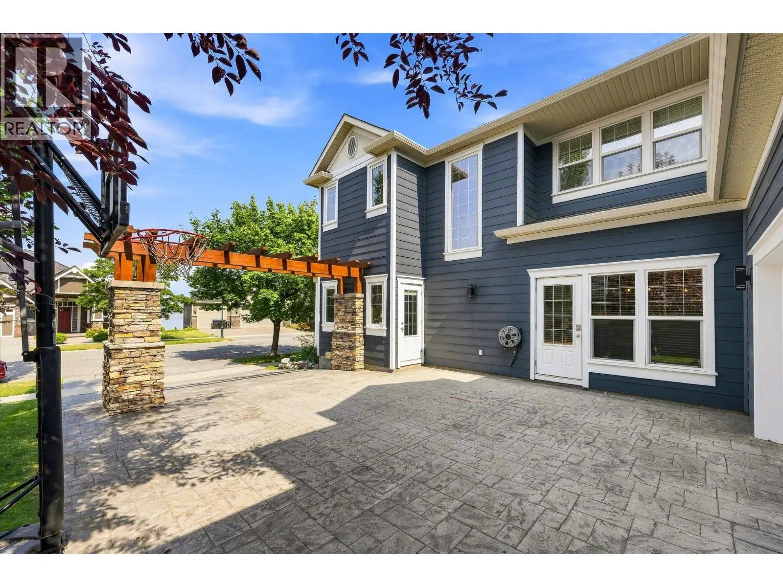 361 Quilchena Drive. Kelowna, British Columbia