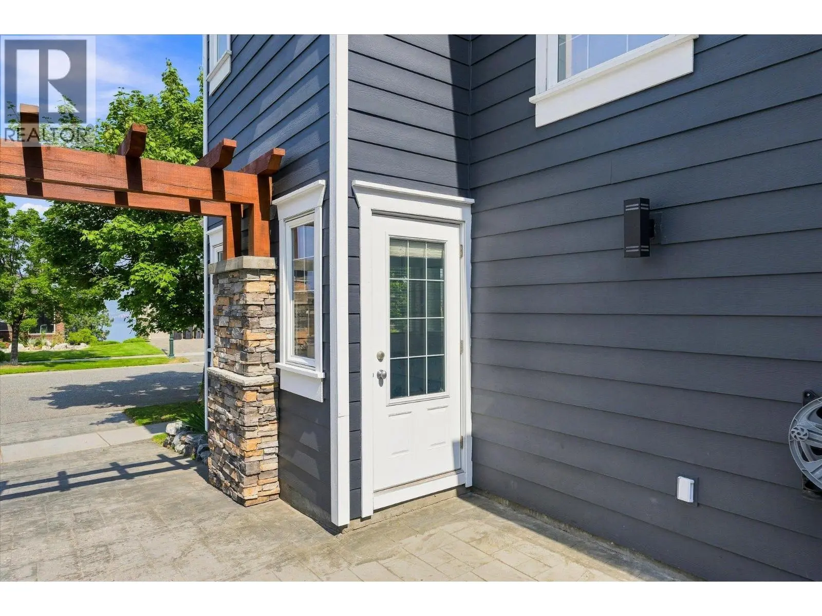 361 Quilchena Drive. Kelowna, British Columbia