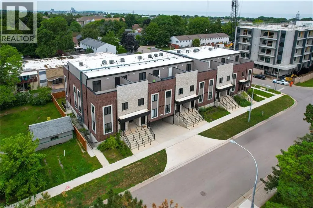2 Slessor Boulevard Unit# 10, Grimsby