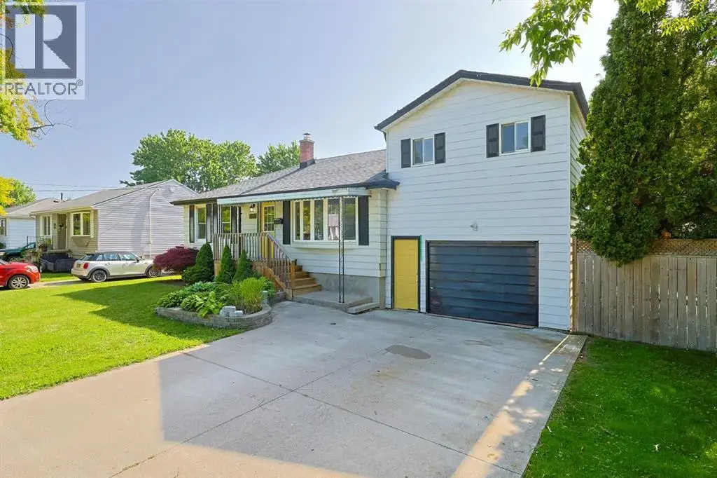 898 Grandview Avenue, Sarnia