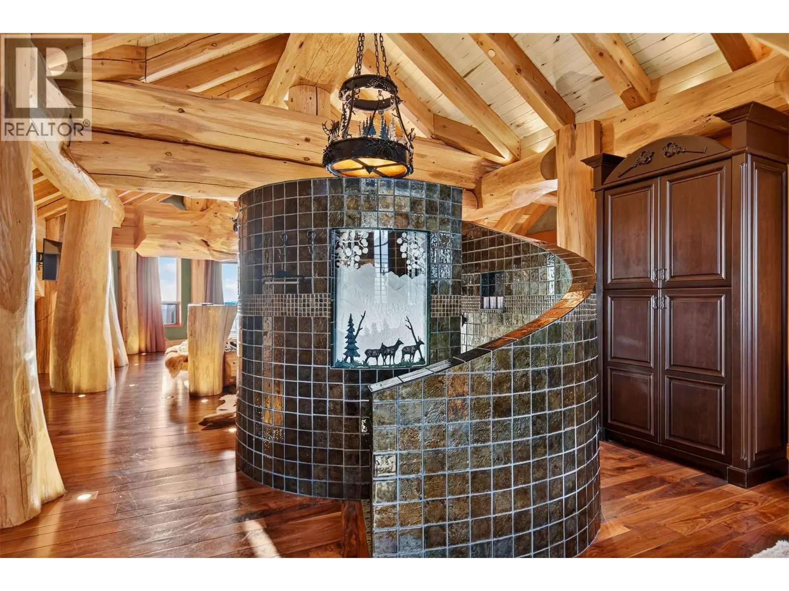 525 Feathertop Way. Big White, British Columbia