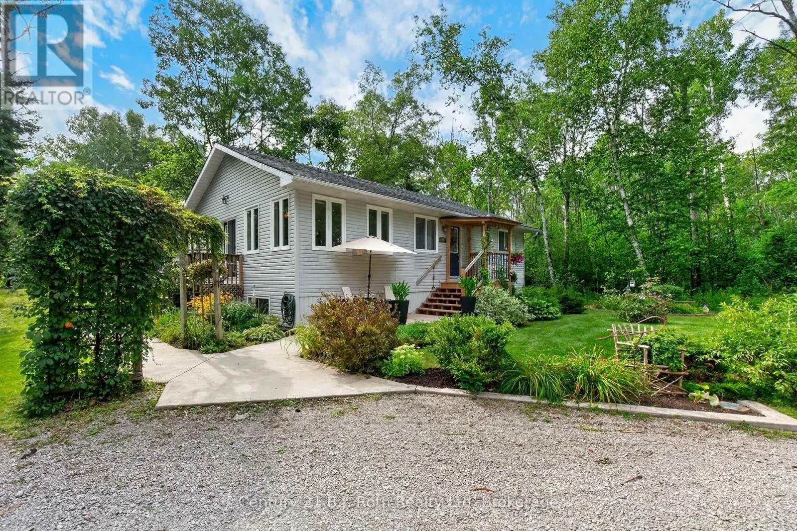 24 Crescent Drive, Tay