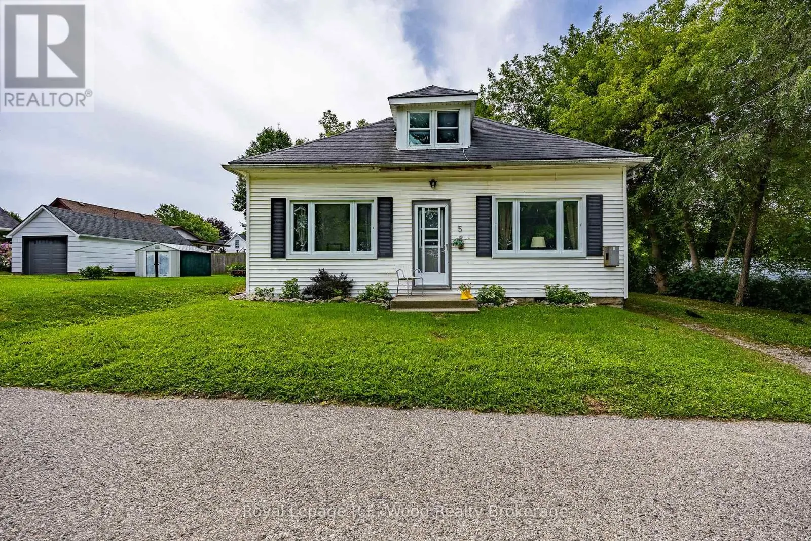 5 First Alley, Tillsonburg