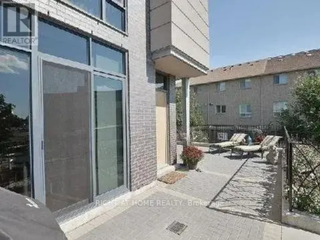 15 - 1 Valhalla Inn Road, Toronto (Islington-City Centre West)