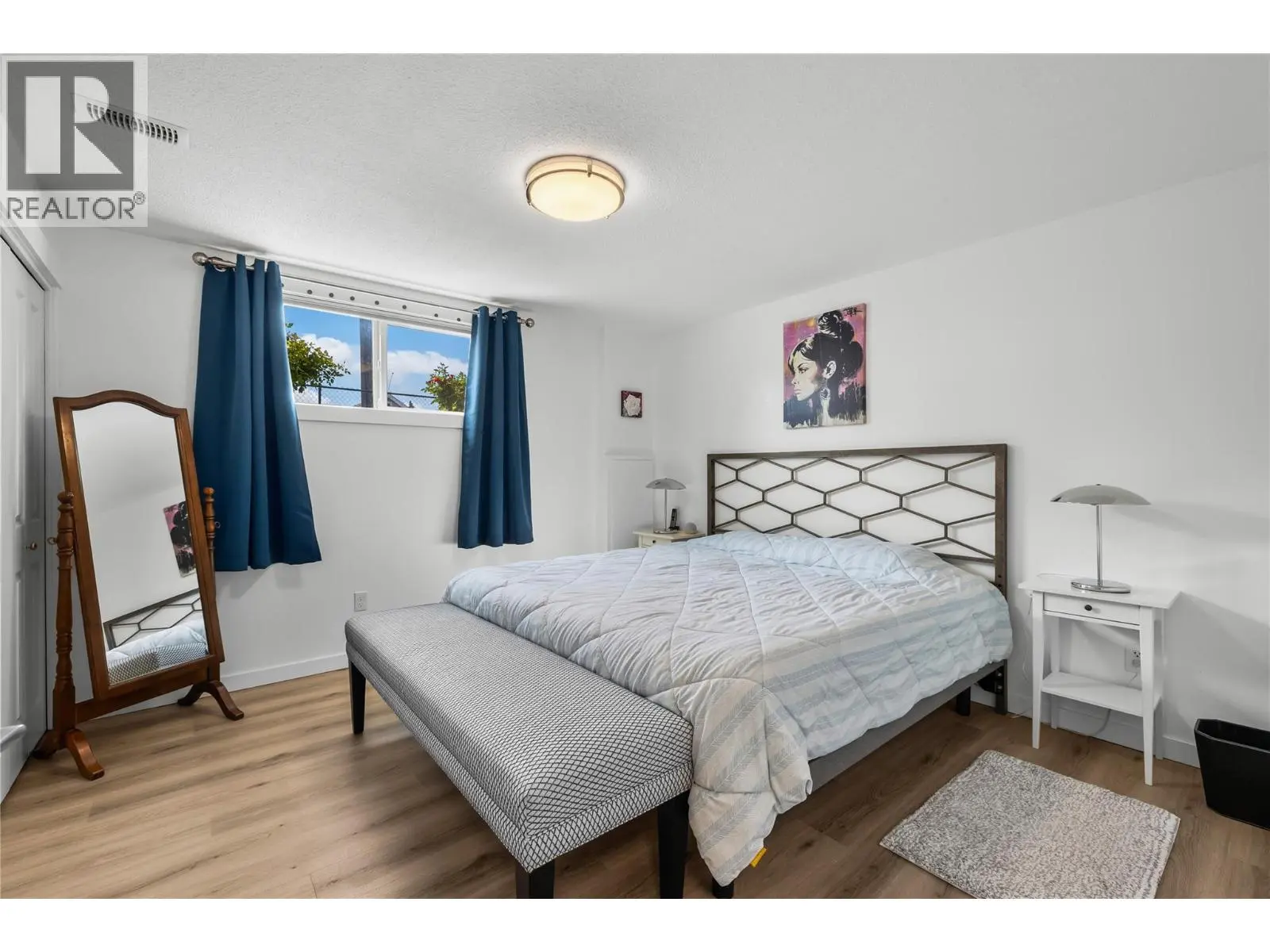 776 Glenwood Avenue. Kelowna, British Columbia