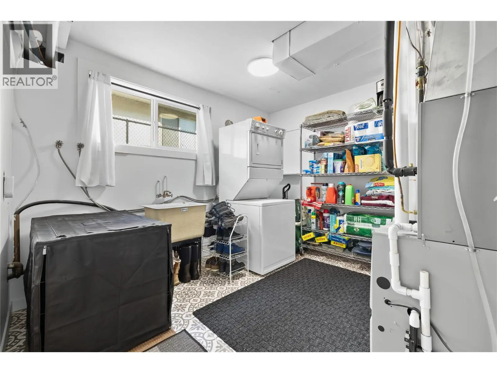776 Glenwood Avenue. Kelowna, British Columbia