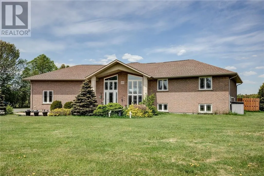 290 Seguin Street, Chelmsford