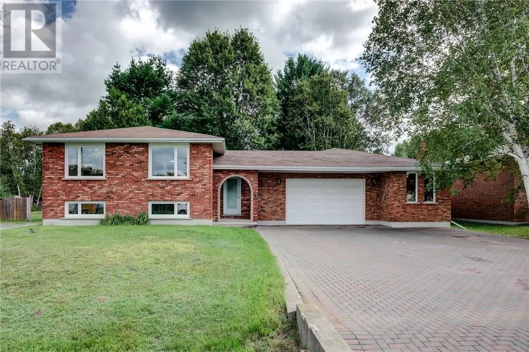 4078 Frost Avenue, Hanmer