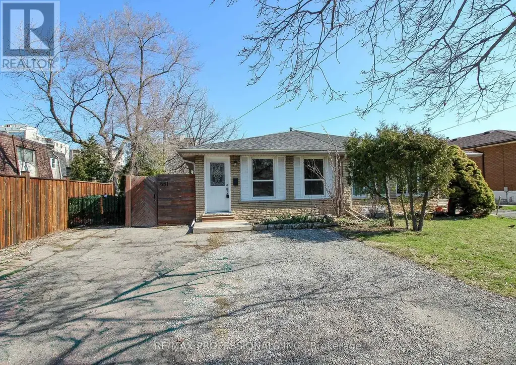 Lower - 881 Lawrence Road, Hamilton (Glenview)