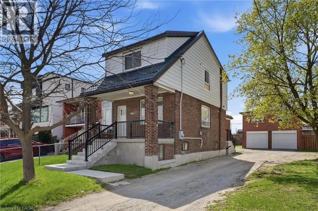 1049 Glencairn Avenue, North York