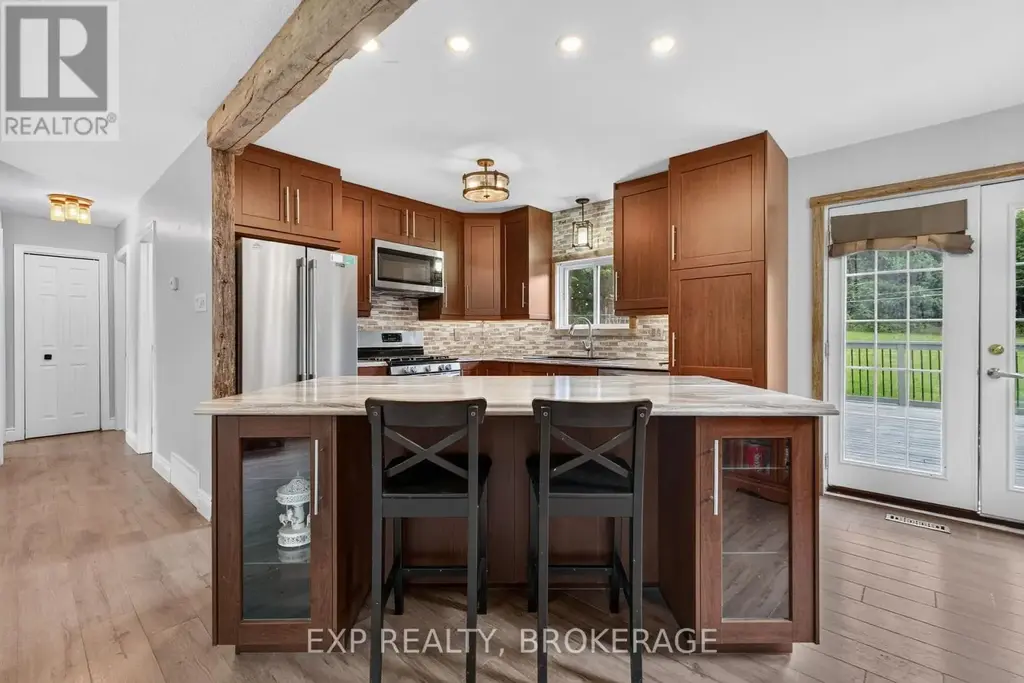 9009 Perth Road, Rideau Lakes