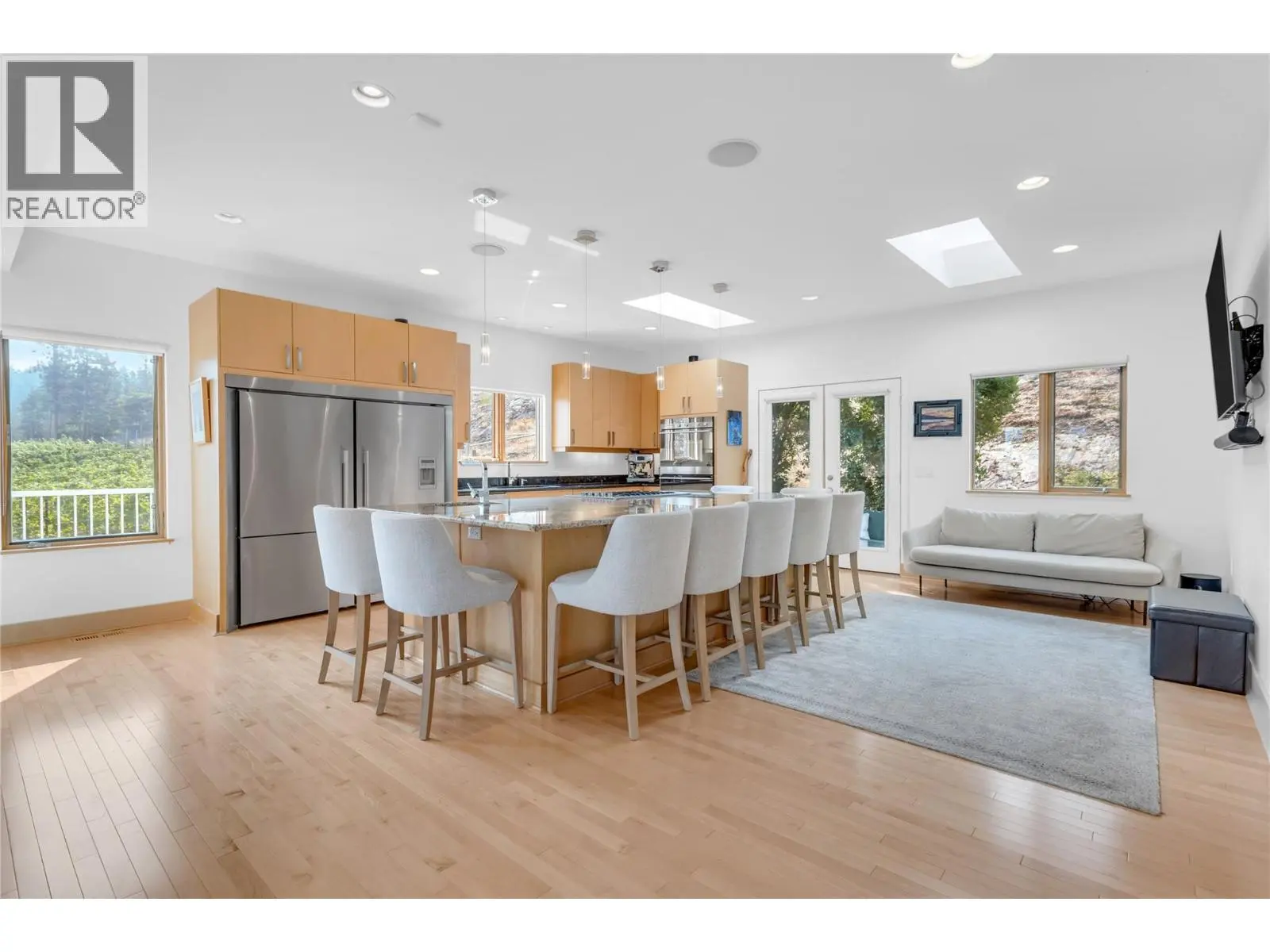 5851 Lakeshore Road. Kelowna, British Columbia
