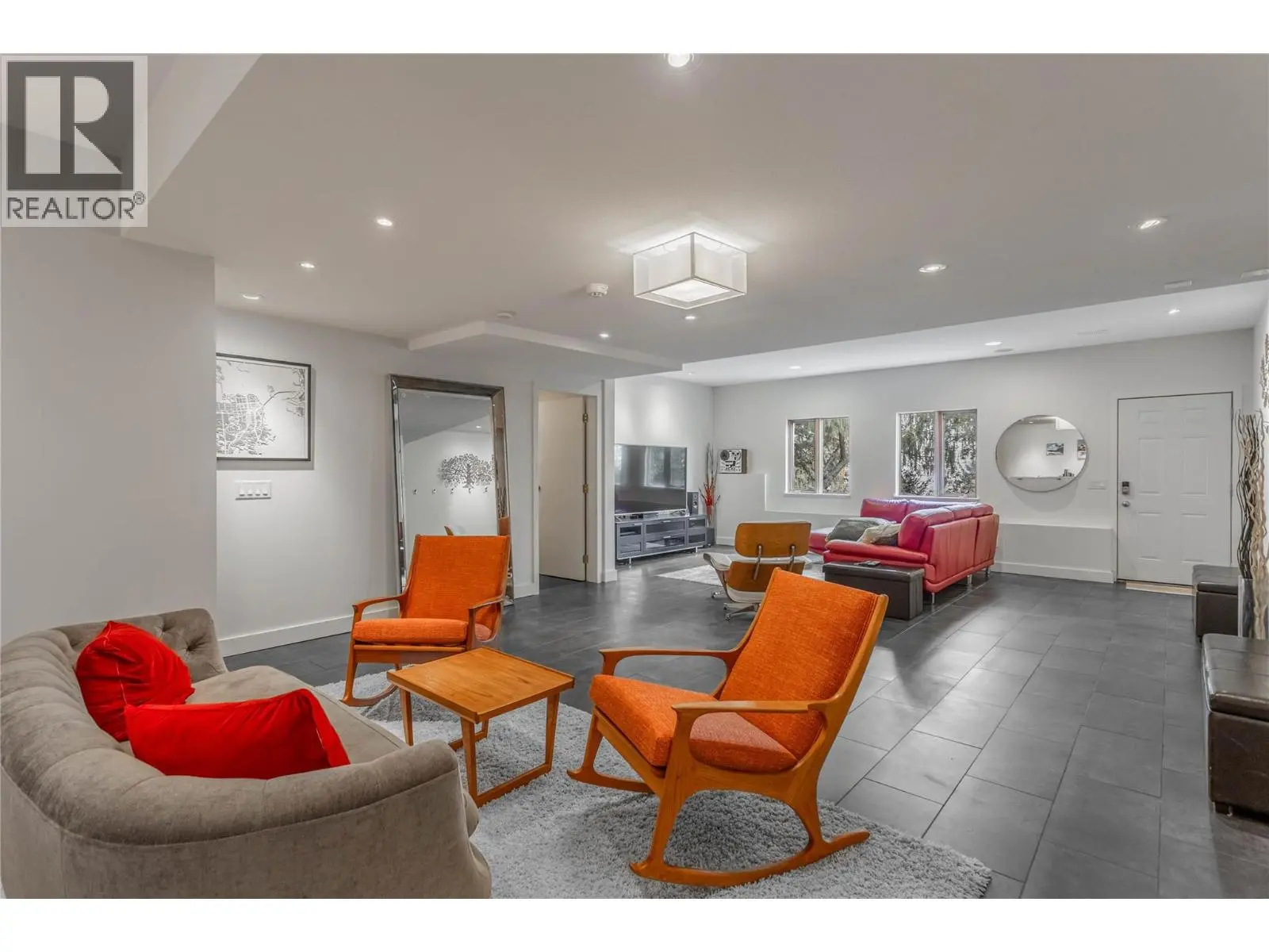 5851 Lakeshore Road. Kelowna, British Columbia