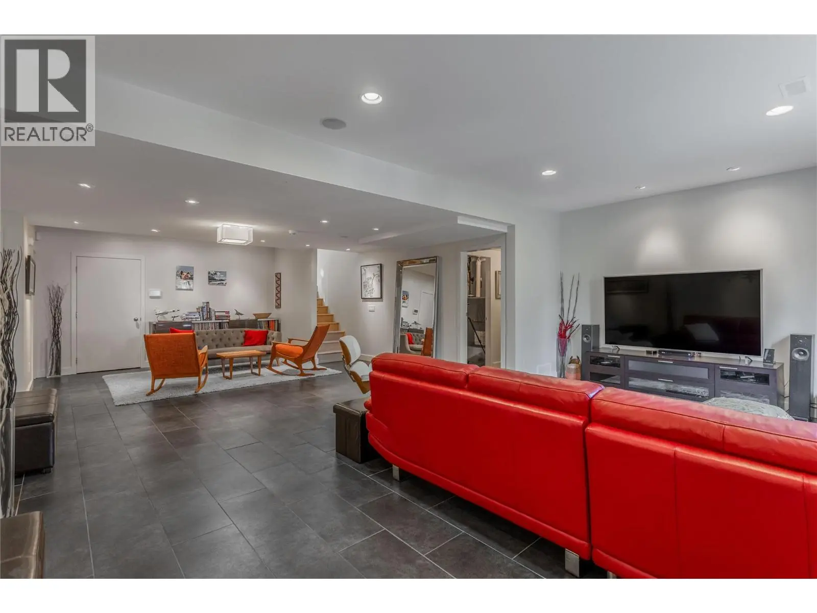 5851 Lakeshore Road. Kelowna, British Columbia