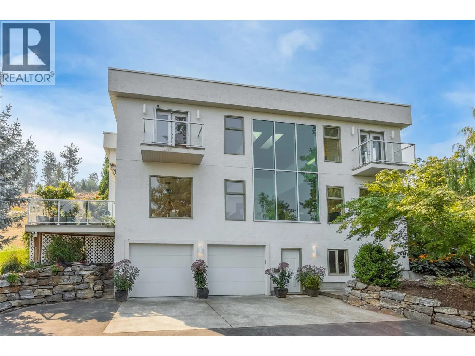 5851 Lakeshore Road. Kelowna, British Columbia