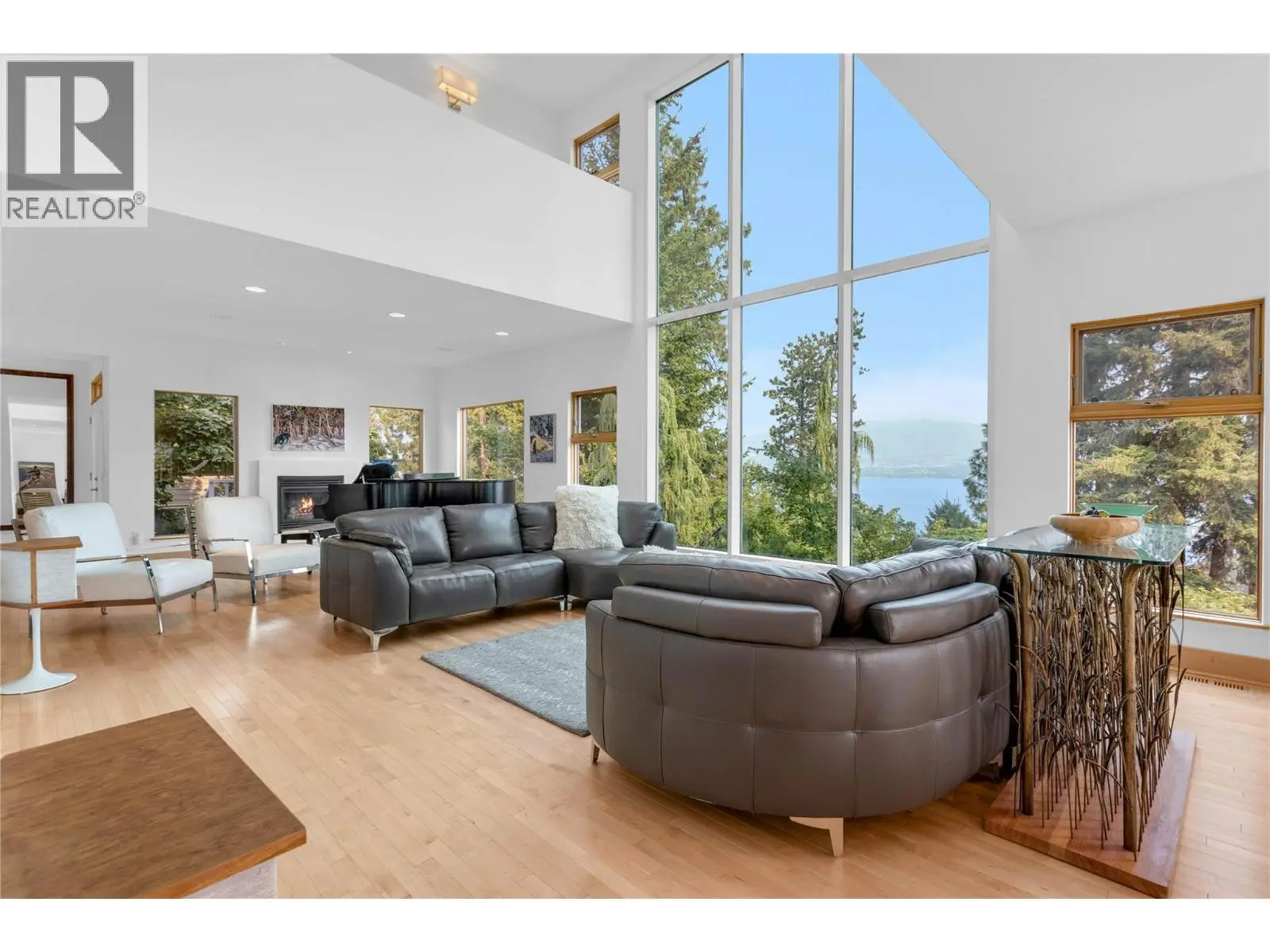 5851 Lakeshore Road. Kelowna, British Columbia
