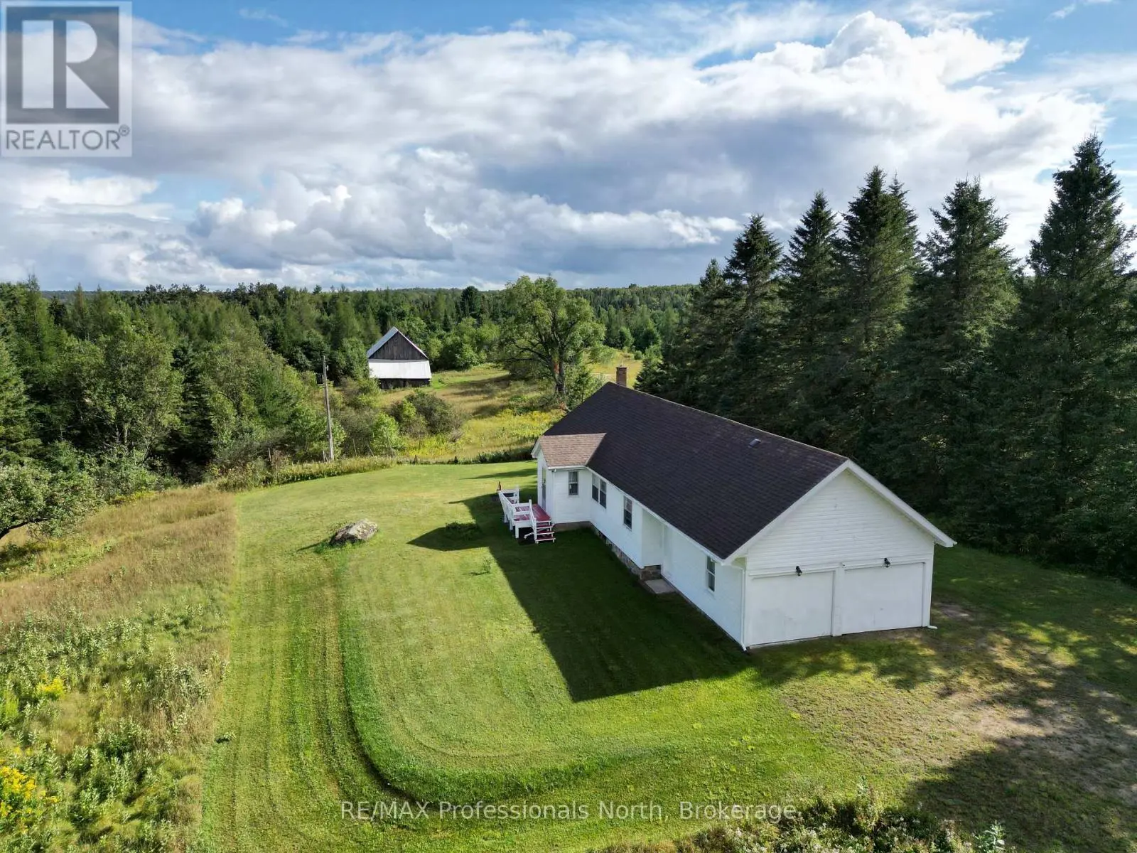 1418 Sedgwick Road, Minden Hills (Snowdon)