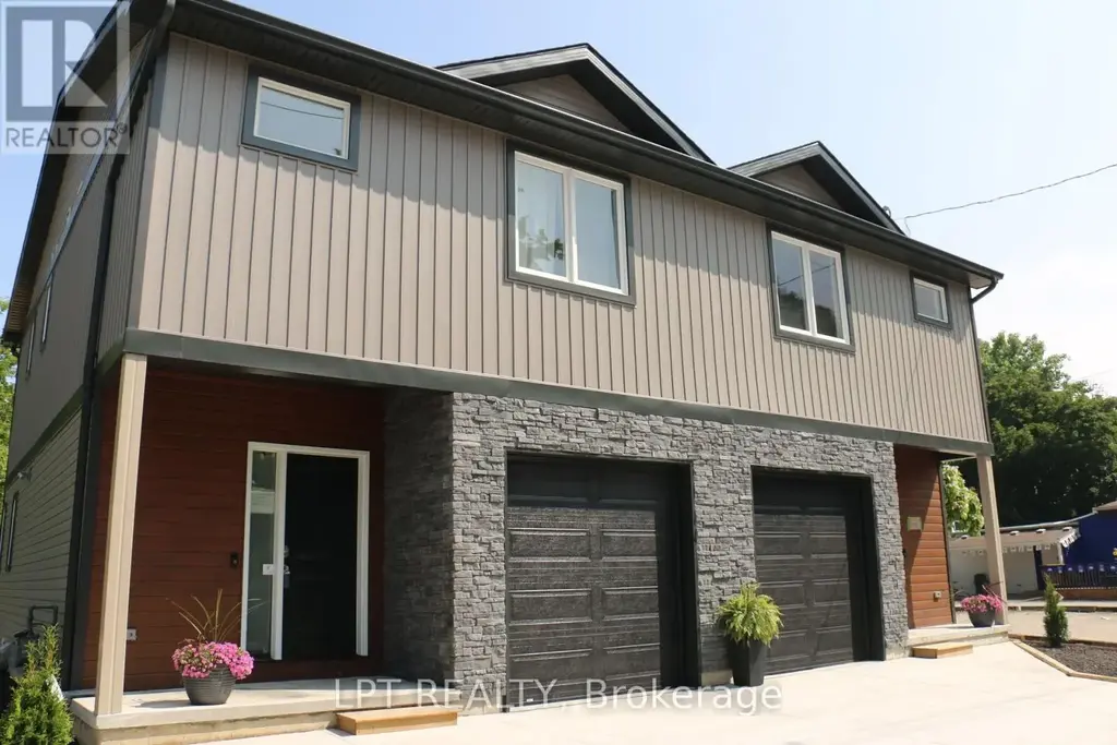 105 King Street E, Chatham-Kent