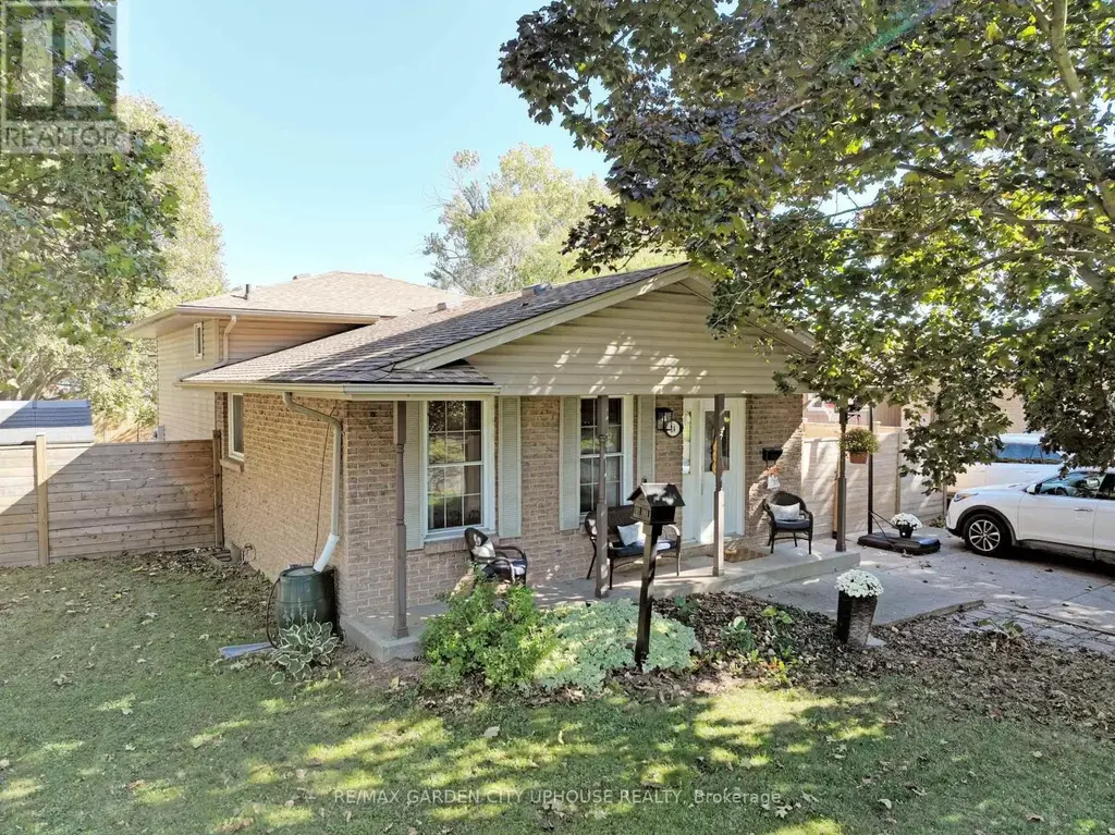 24 Greenmeadow Court, St. Catharines (Fairview)