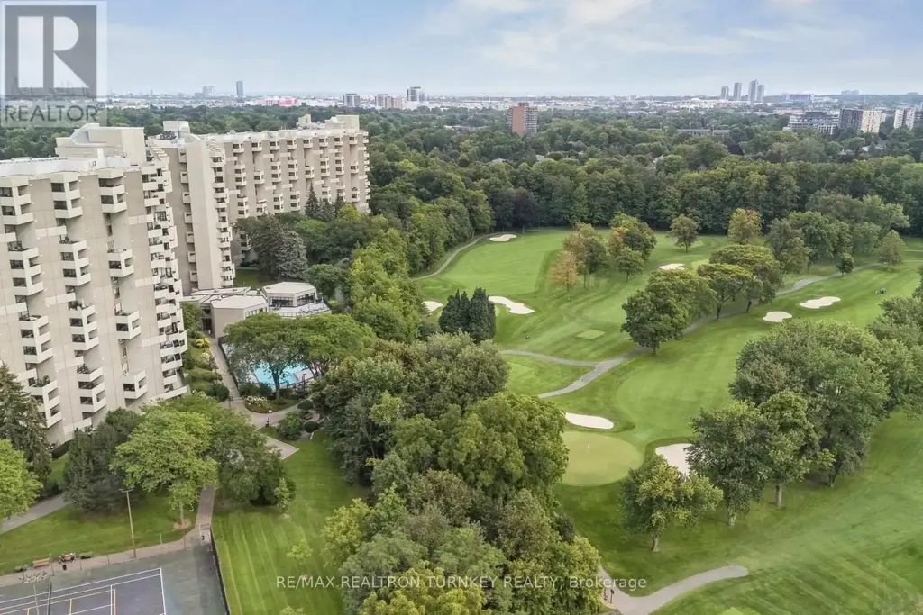 A12 - 296 Mill Road, Toronto (Markland Wood)