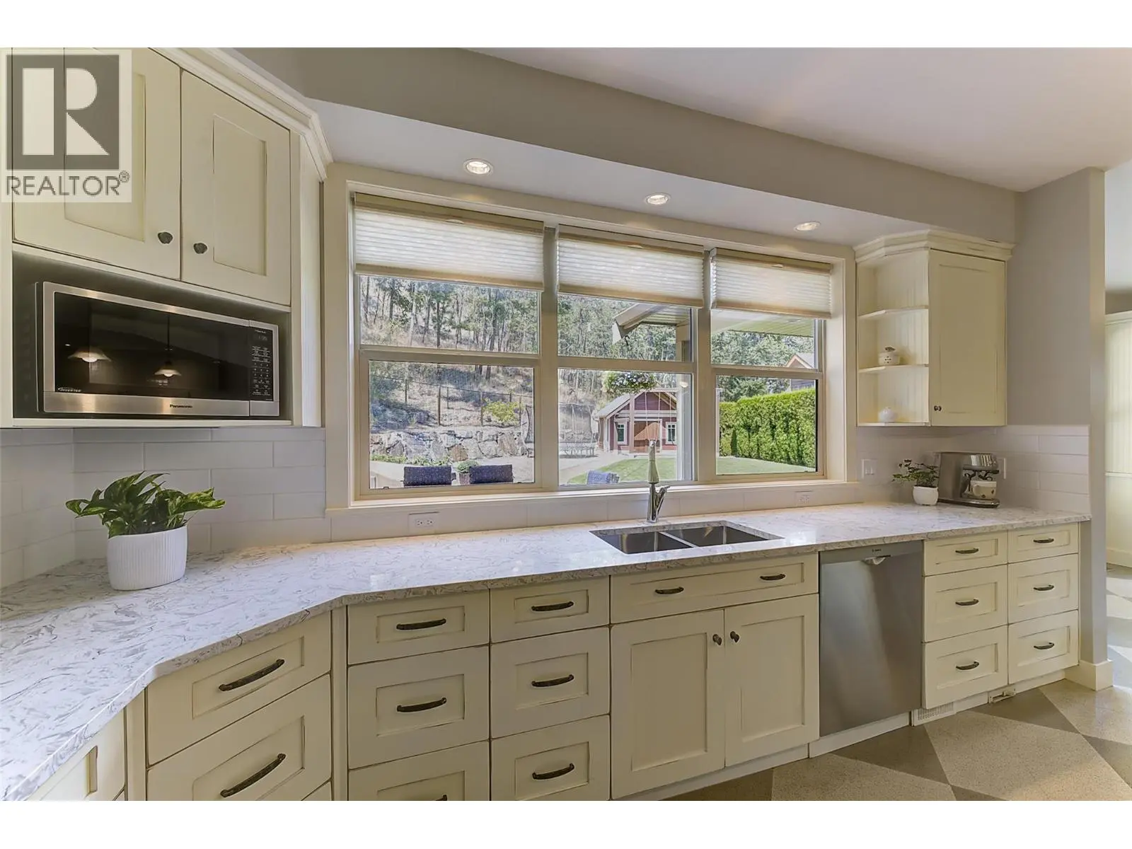 182 Terrace Hill Court. Kelowna, British Columbia
