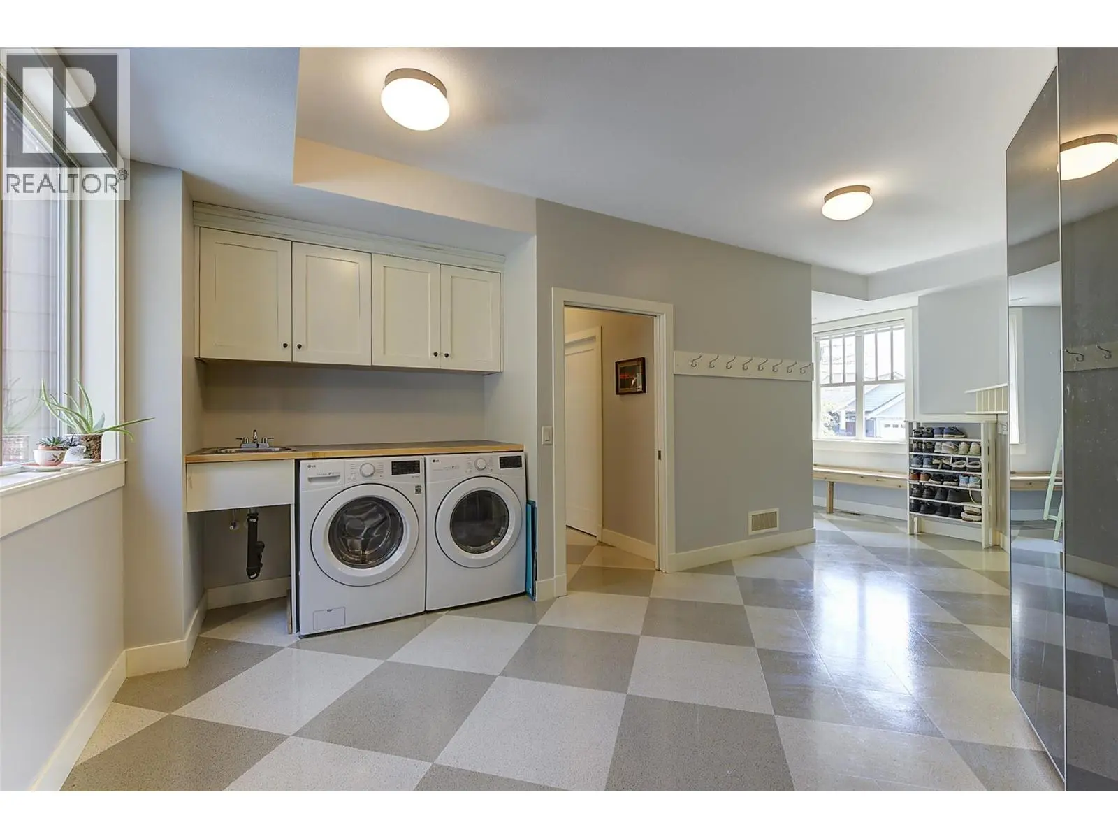 182 Terrace Hill Court. Kelowna, British Columbia