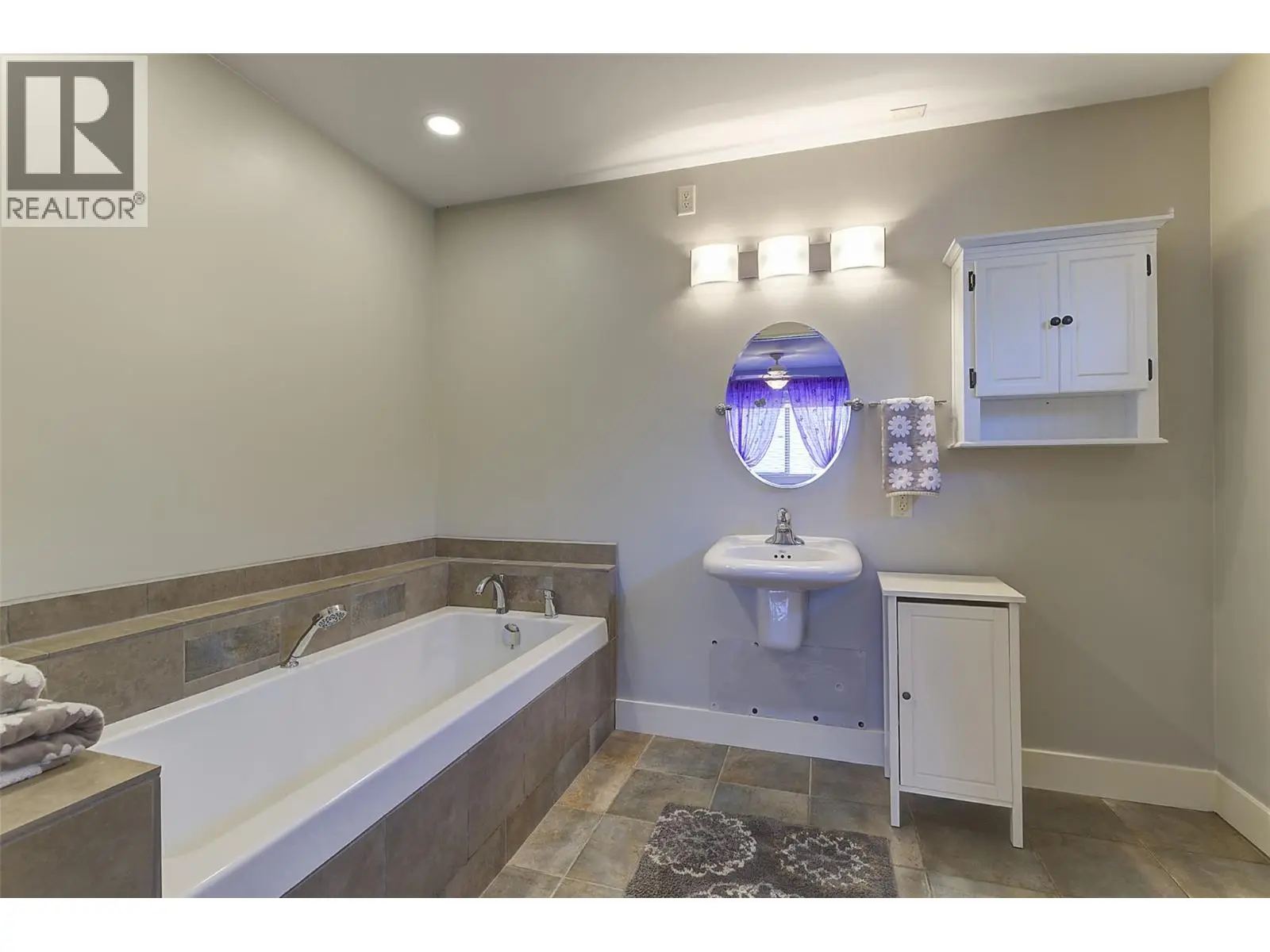 182 Terrace Hill Court. Kelowna, British Columbia