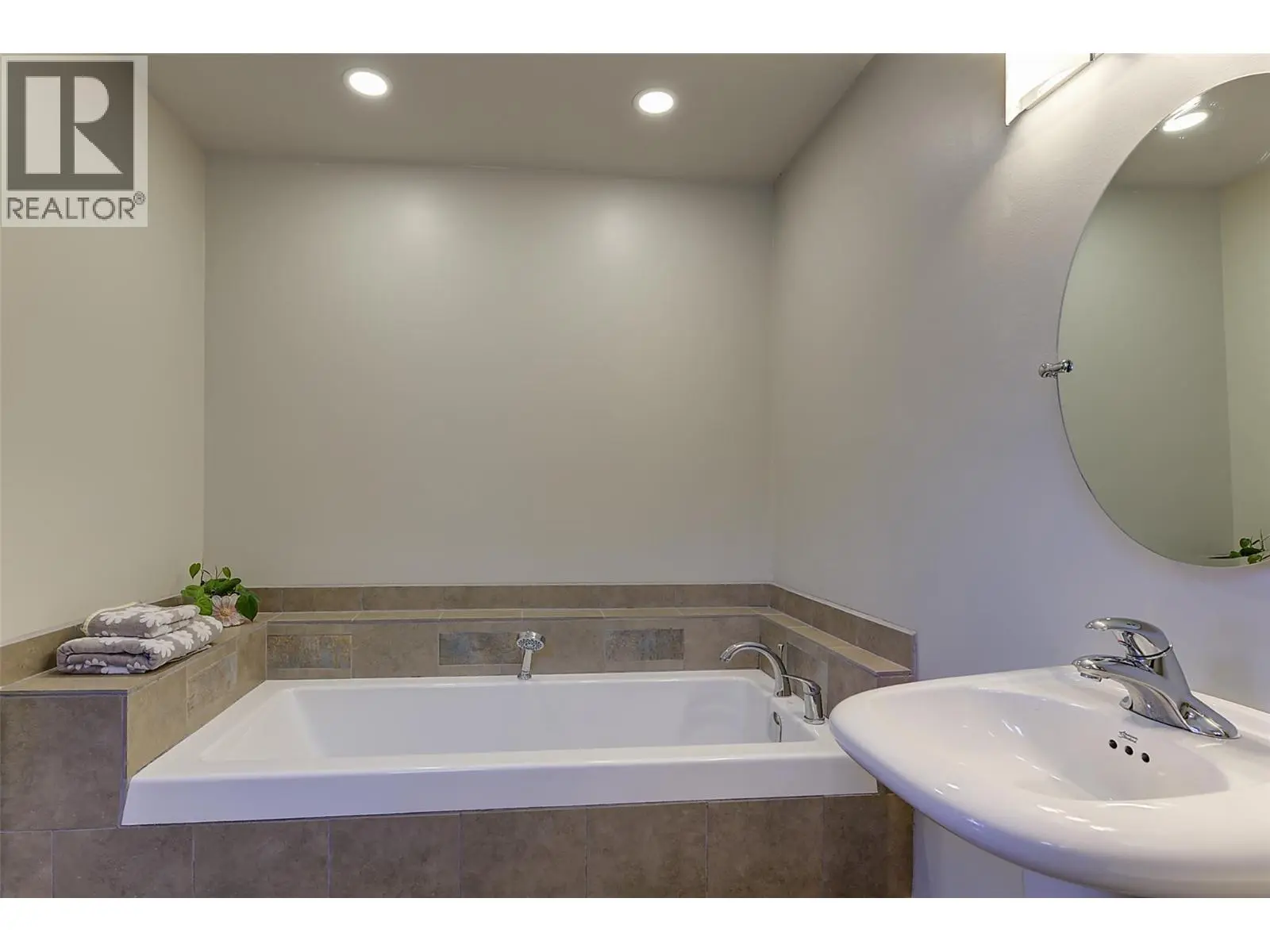 182 Terrace Hill Court. Kelowna, British Columbia